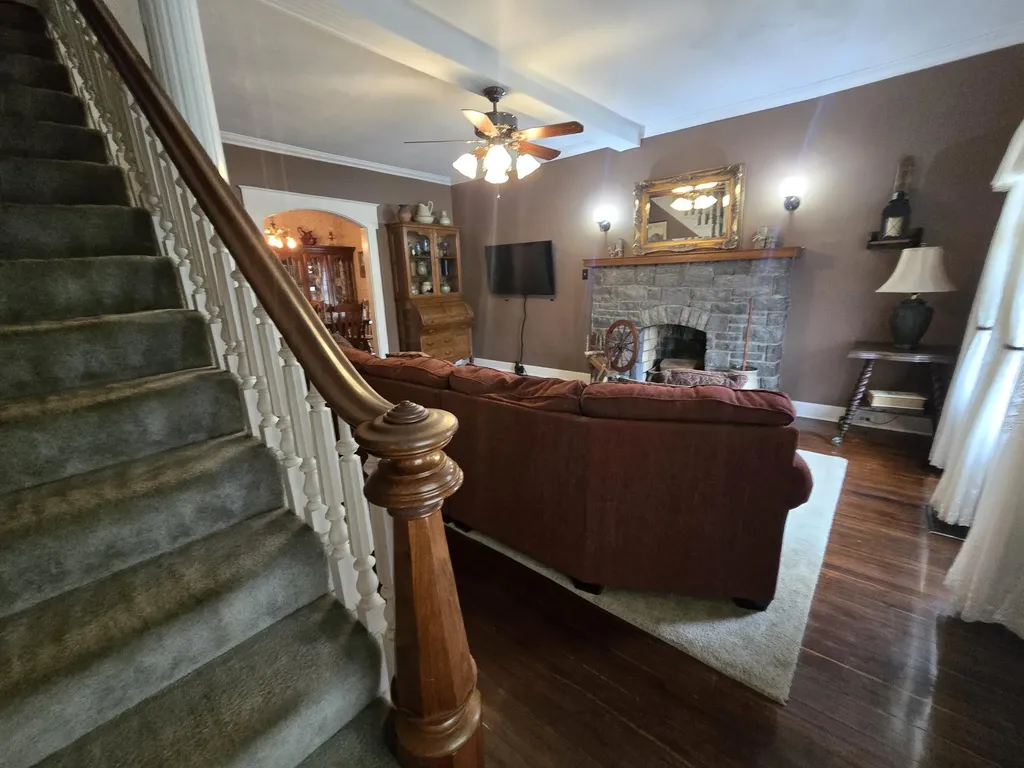 301 S 3rd Street Nicholasville KY 40356