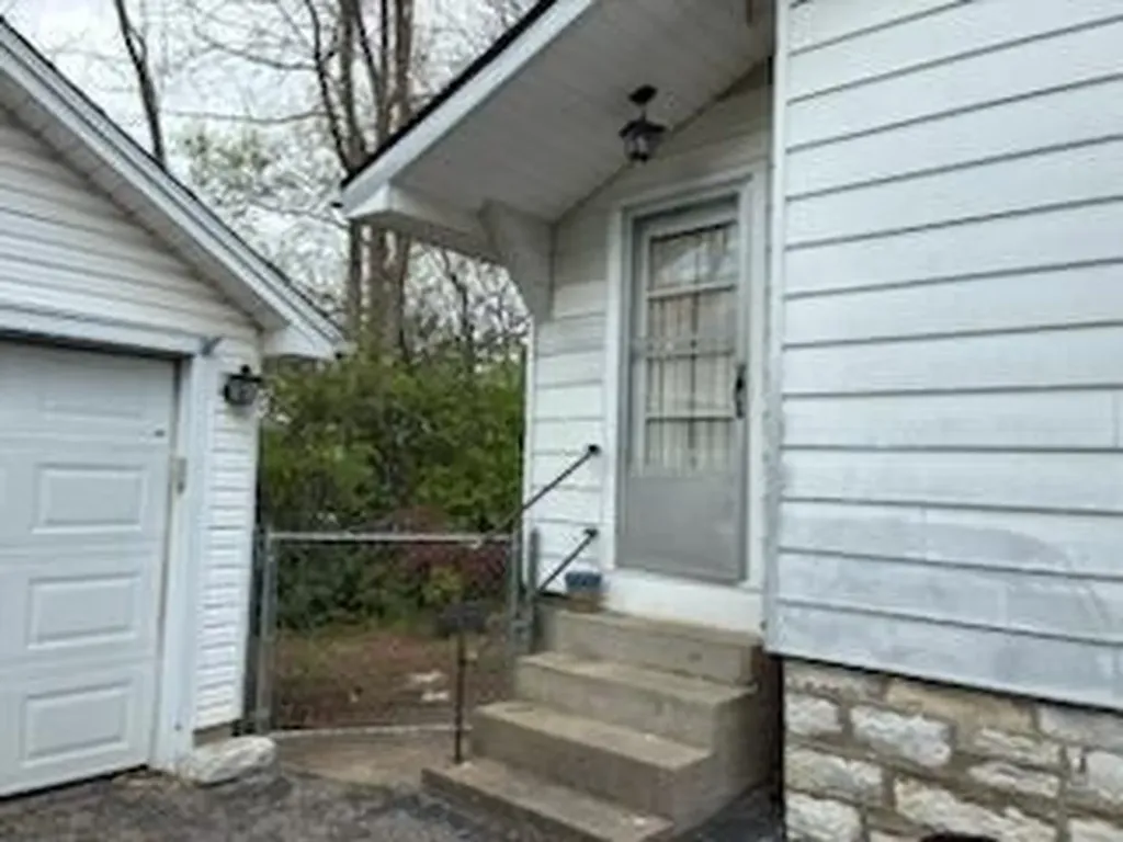 301 S 3rd Street Nicholasville KY 40356