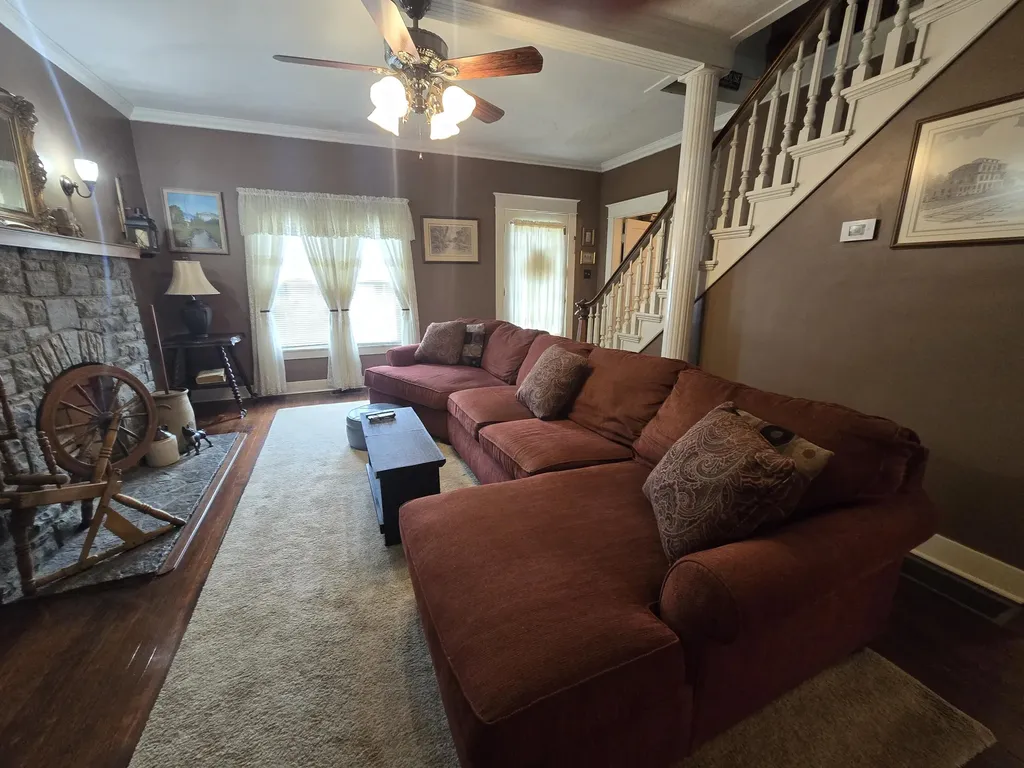301 S 3rd Street Nicholasville KY 40356