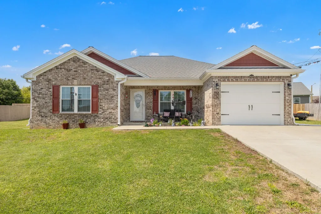2012 Lucille Routt Court Lawrenceburg KY 40342