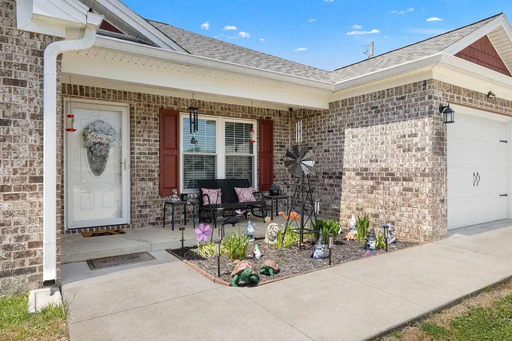 2012 Lucille Routt Court Lawrenceburg KY 40342