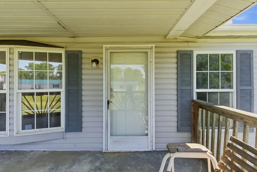 1195 Science Ridge Road Jeffersonville KY 40337