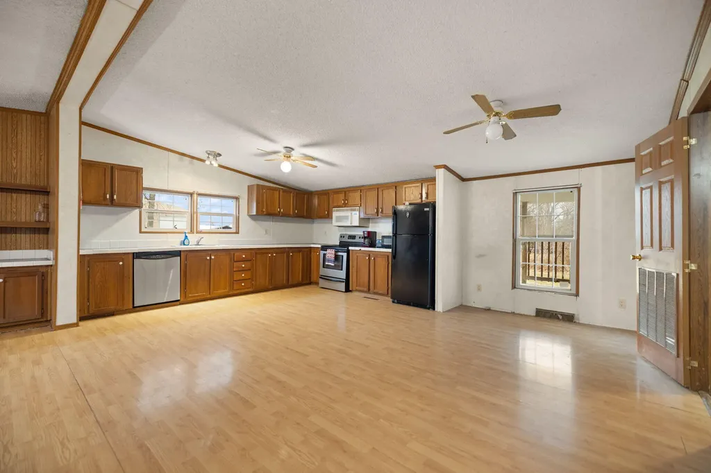 1195 Science Ridge Road Jeffersonville KY 40337