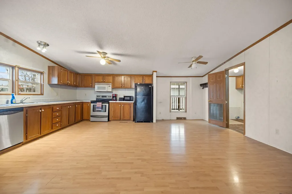 1195 Science Ridge Road Jeffersonville KY 40337