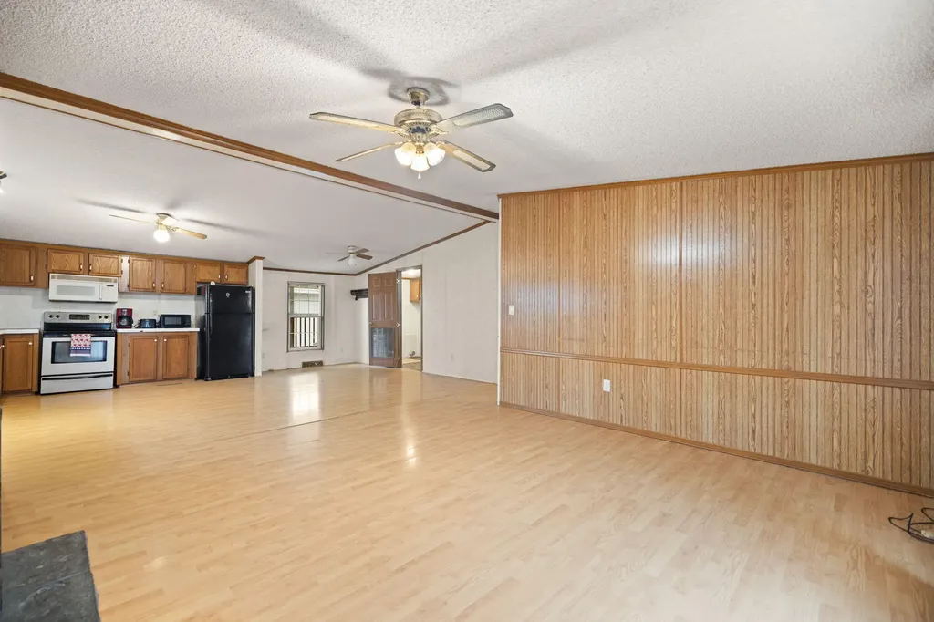 1195 Science Ridge Road Jeffersonville KY 40337