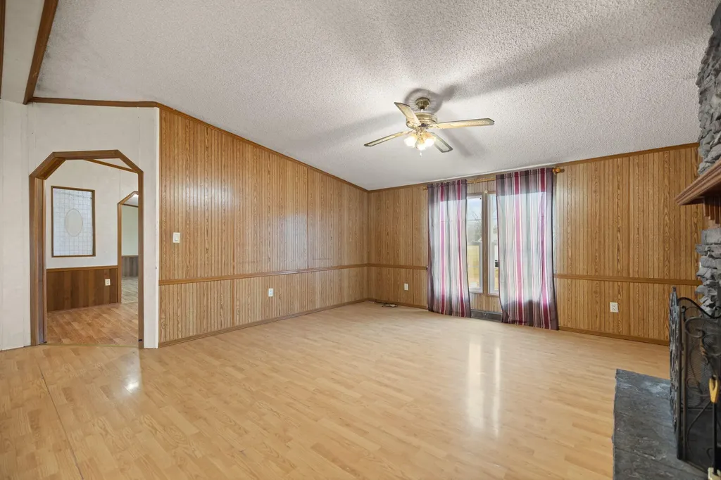 1195 Science Ridge Road Jeffersonville KY 40337