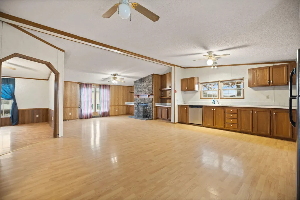 1195 Science Ridge Road Jeffersonville KY 40337