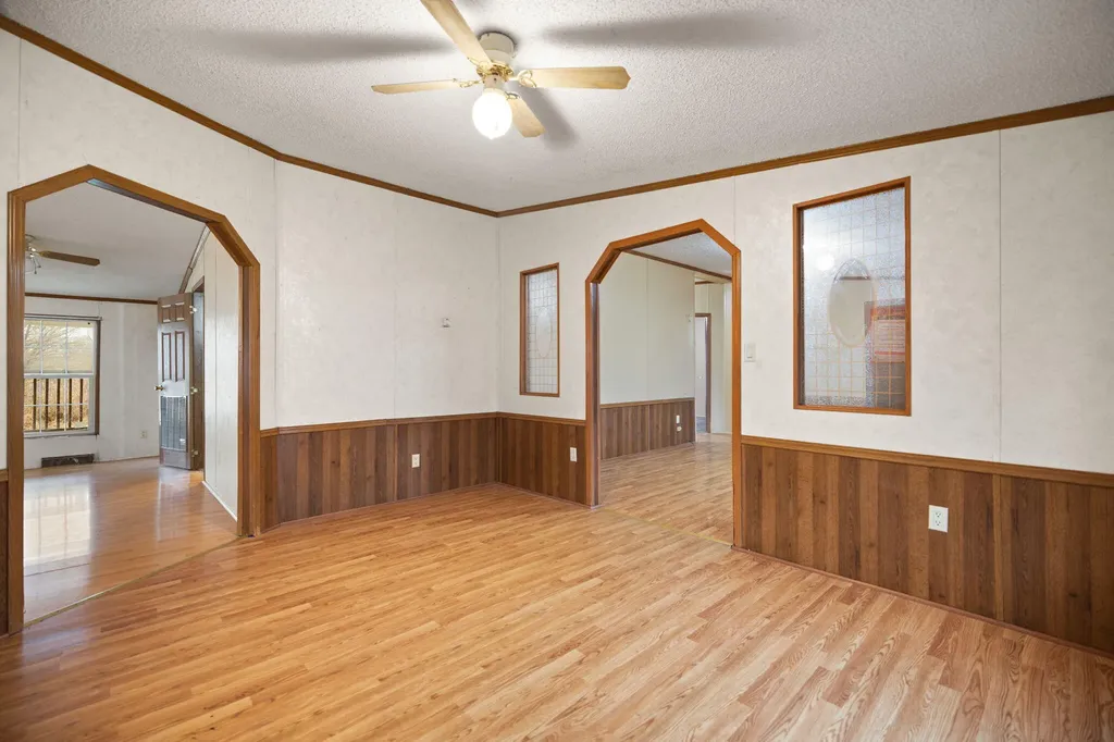1195 Science Ridge Road Jeffersonville KY 40337
