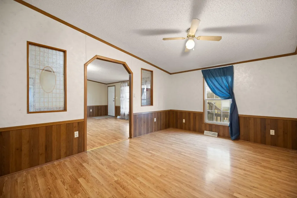 1195 Science Ridge Road Jeffersonville KY 40337