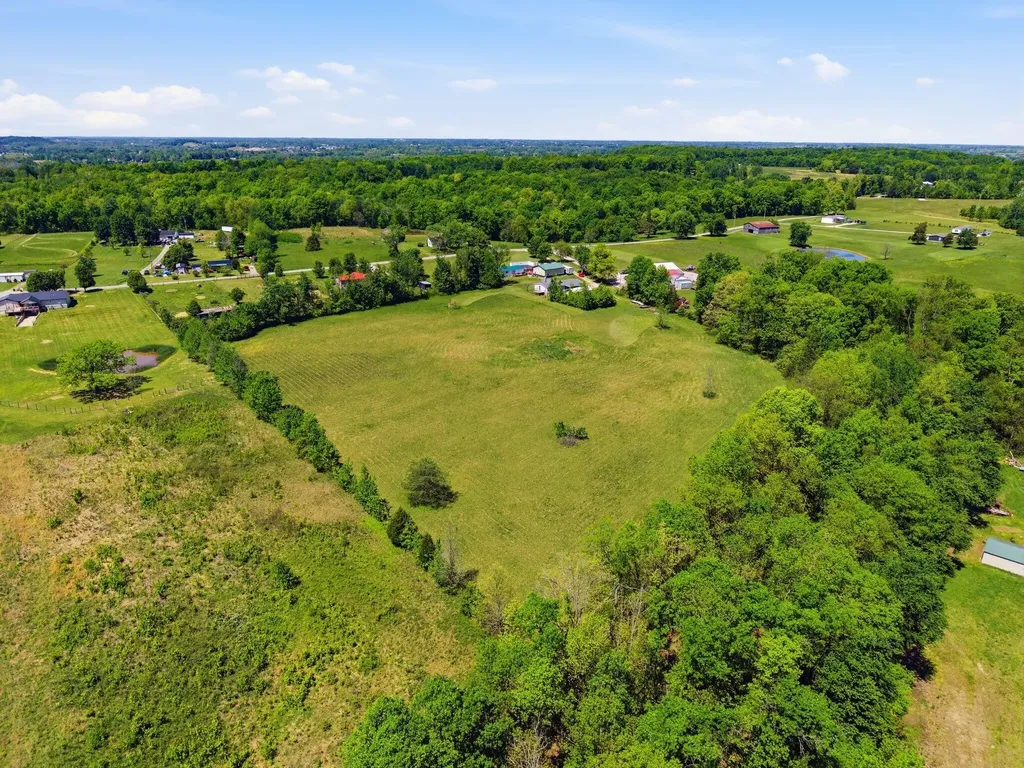 1195 Science Ridge Road Jeffersonville KY 40337