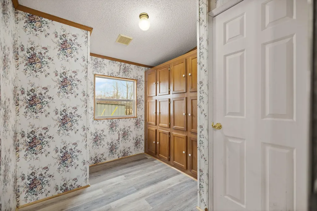 1195 Science Ridge Road Jeffersonville KY 40337