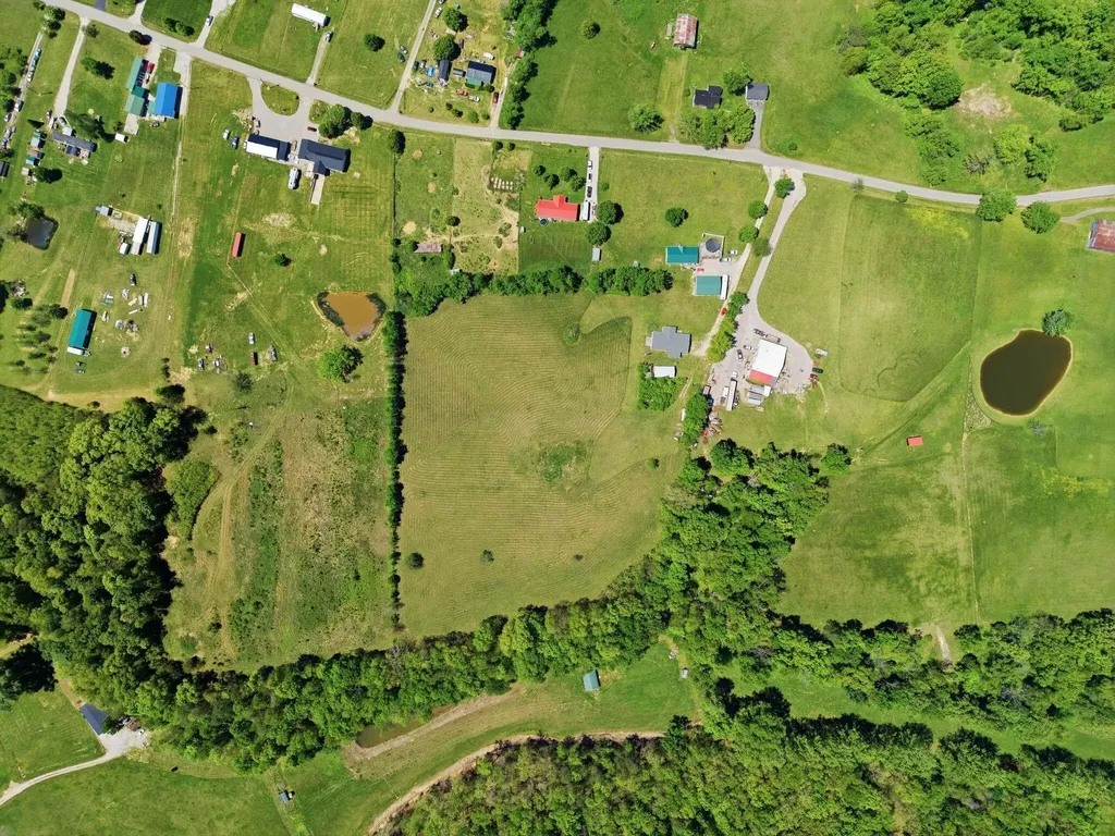 1195 Science Ridge Road Jeffersonville KY 40337