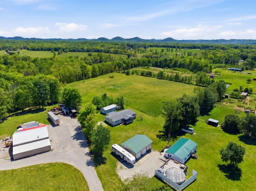 1195 Science Ridge Road Jeffersonville KY 40337