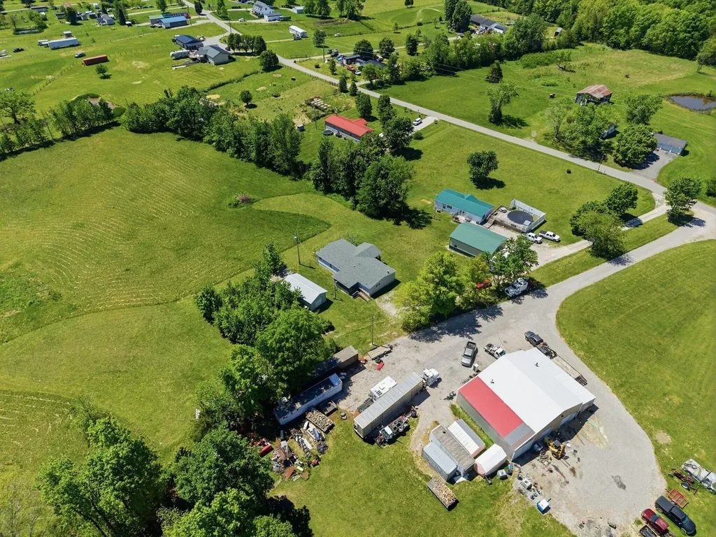 1195 Science Ridge Road Jeffersonville KY 40337