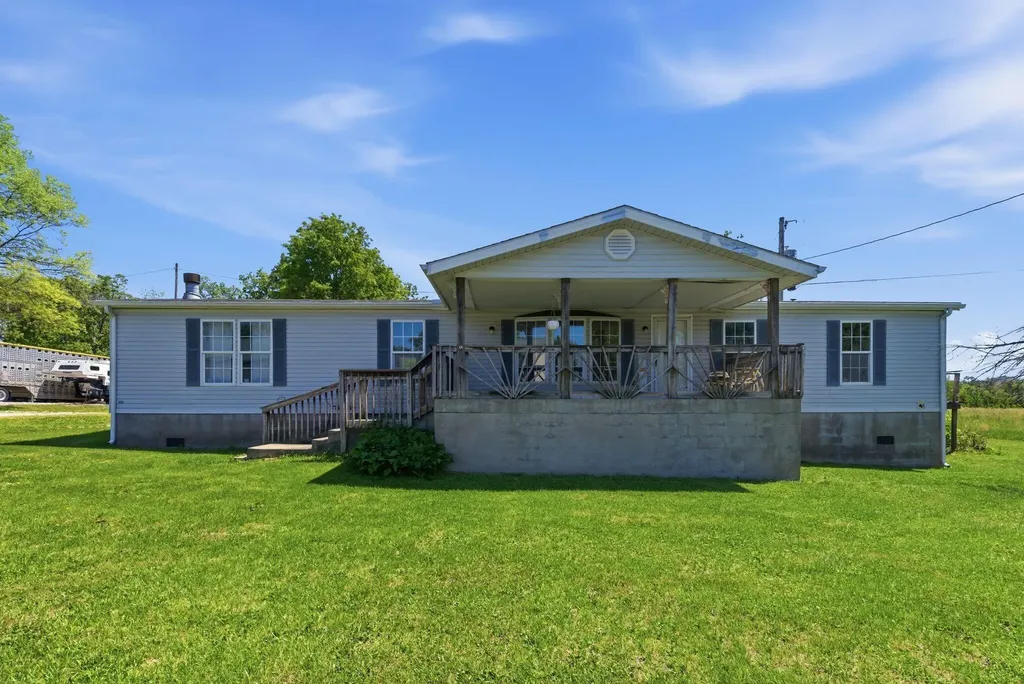 1195 Science Ridge Road Jeffersonville KY 40337