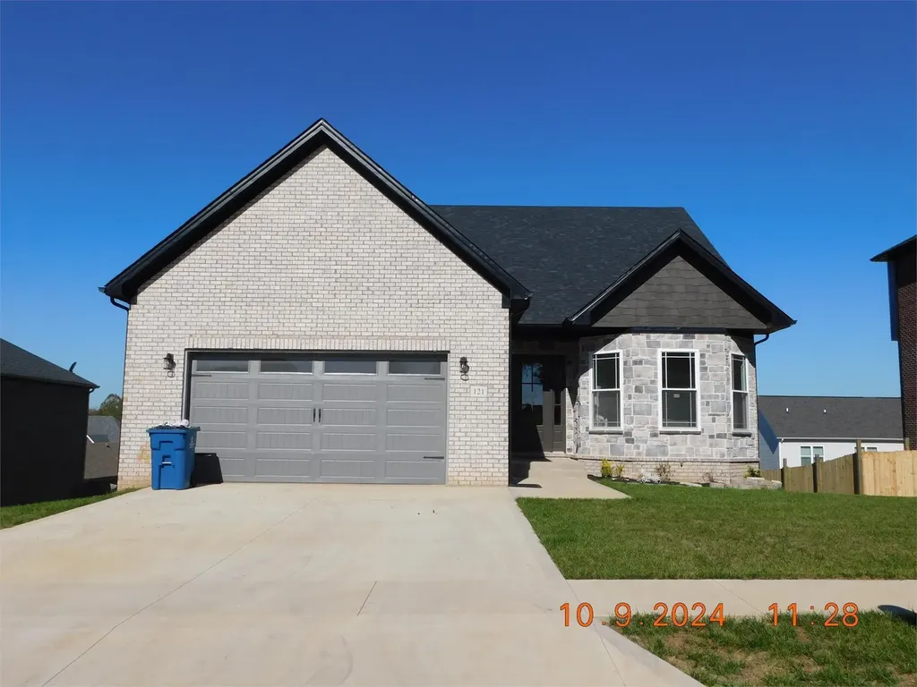 121 Dove Run Circle Georgetown KY 40324