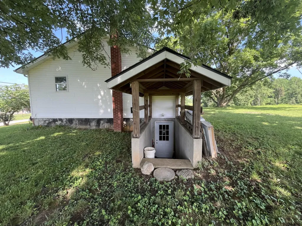 3824 Hickory Nut Road Nancy KY 42544