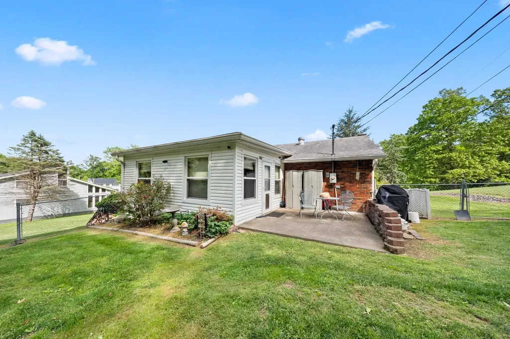 2902 Camellia Drive Flatwoods KY 41139