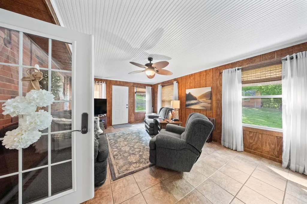 2902 Camellia Drive Flatwoods KY 41139