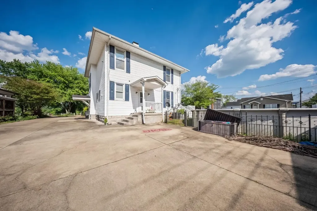 201 Riverside Drive Russell KY 41169