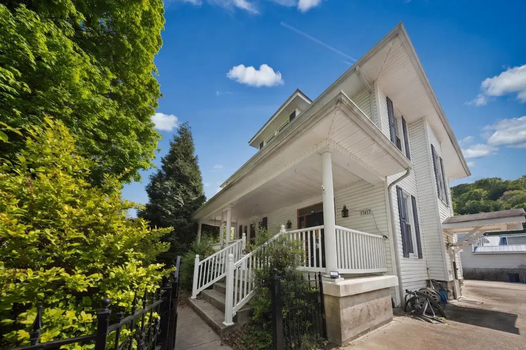 201 Riverside Drive Russell KY 41169