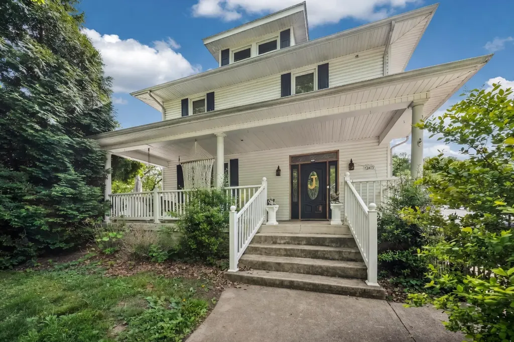 201 Riverside Drive Russell KY 41169