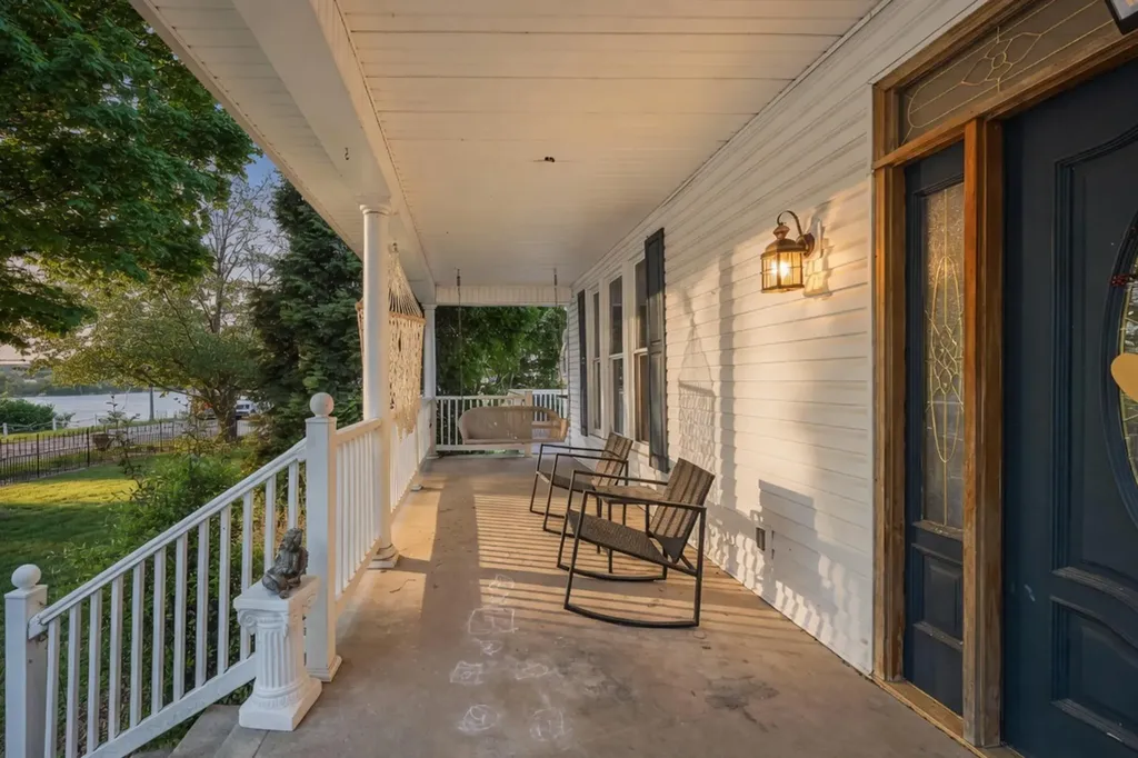 201 Riverside Drive Russell KY 41169