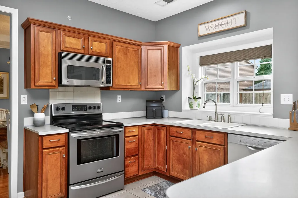 4095 Elora Lane Lexington KY 40515