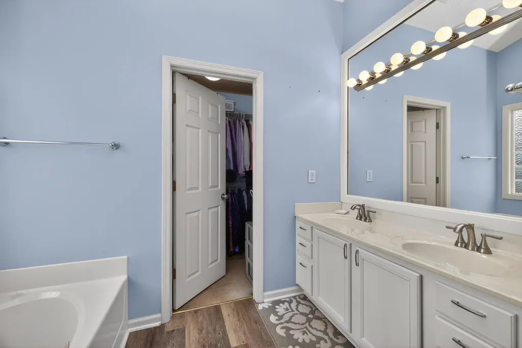 4095 Elora Lane Lexington KY 40515