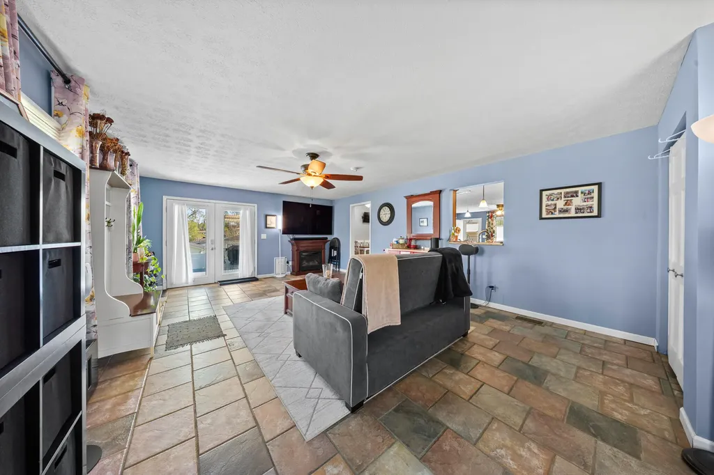 932 Mary Sue Drive Flatwoods KY 41139