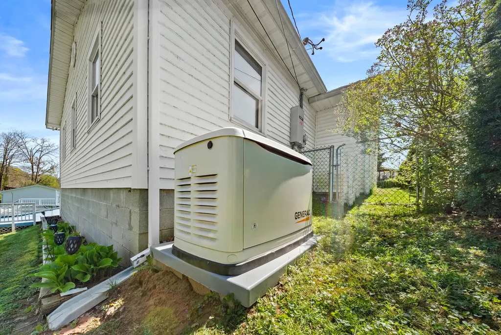 932 Mary Sue Drive Flatwoods KY 41139