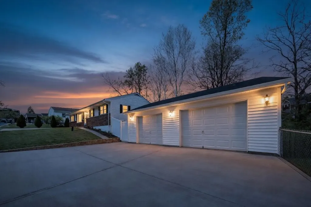 932 Mary Sue Drive Flatwoods KY 41139