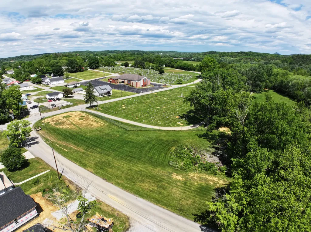 338 Cedar Grove Road Irvine KY 40336