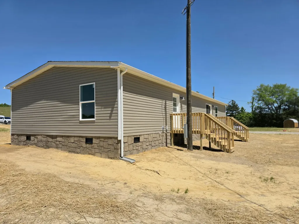3986 Highway 830 Gray KY 40734