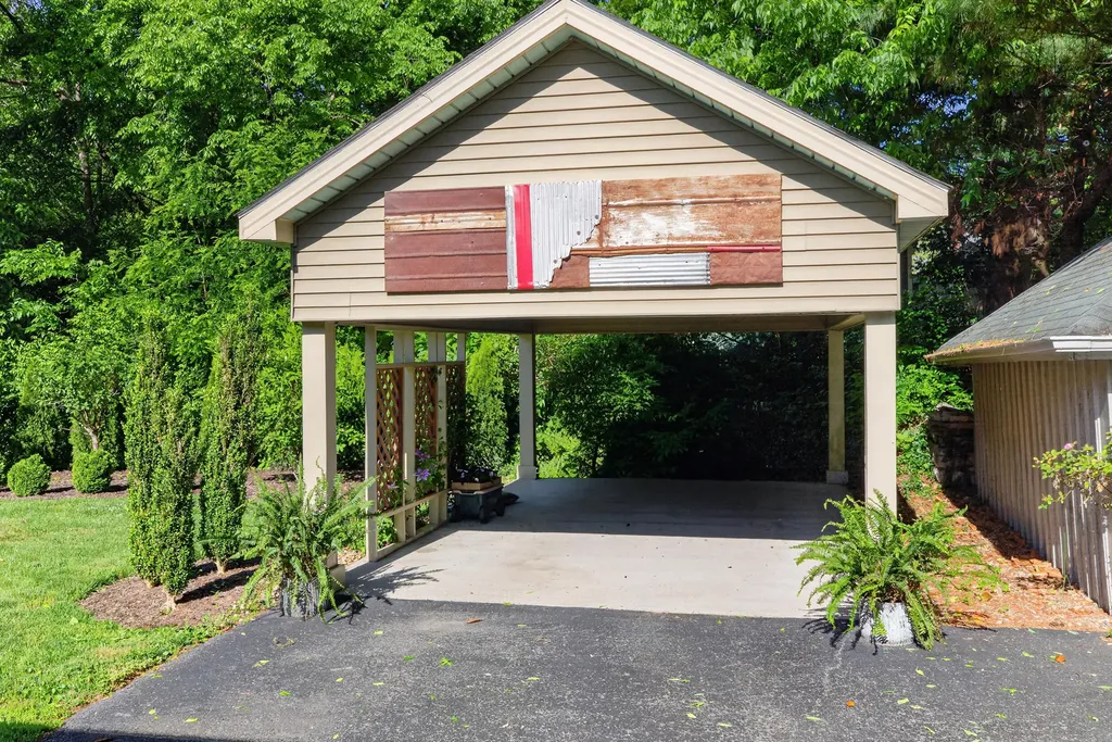 151 Street Mildreds Court Danville KY 40422