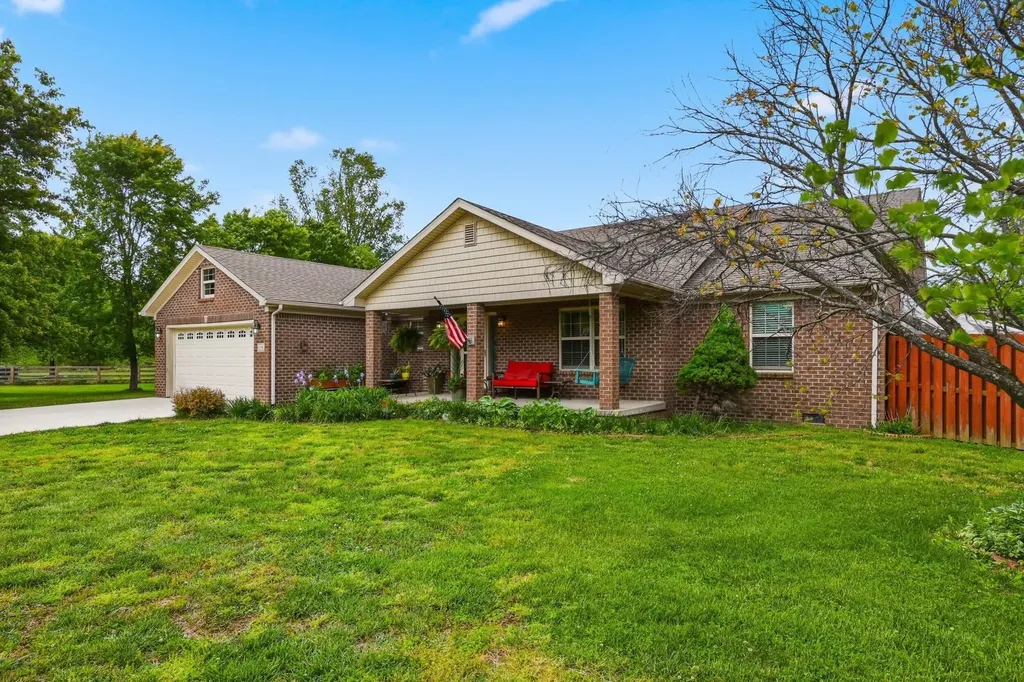 156 Callies Way Berea KY 40403