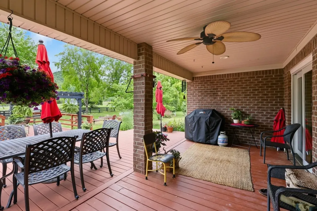 156 Callies Way Berea KY 40403