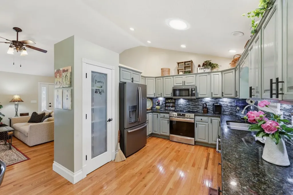 156 Callies Way Berea KY 40403