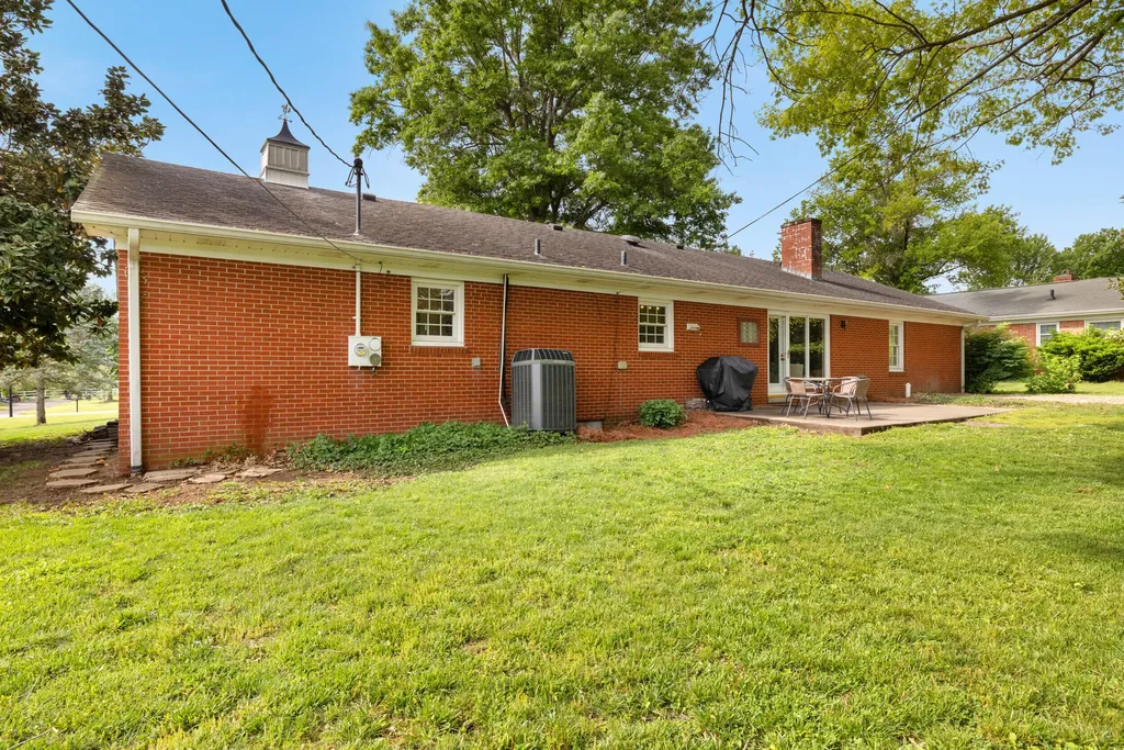 2057 Cardinal Drive Danville KY 40422