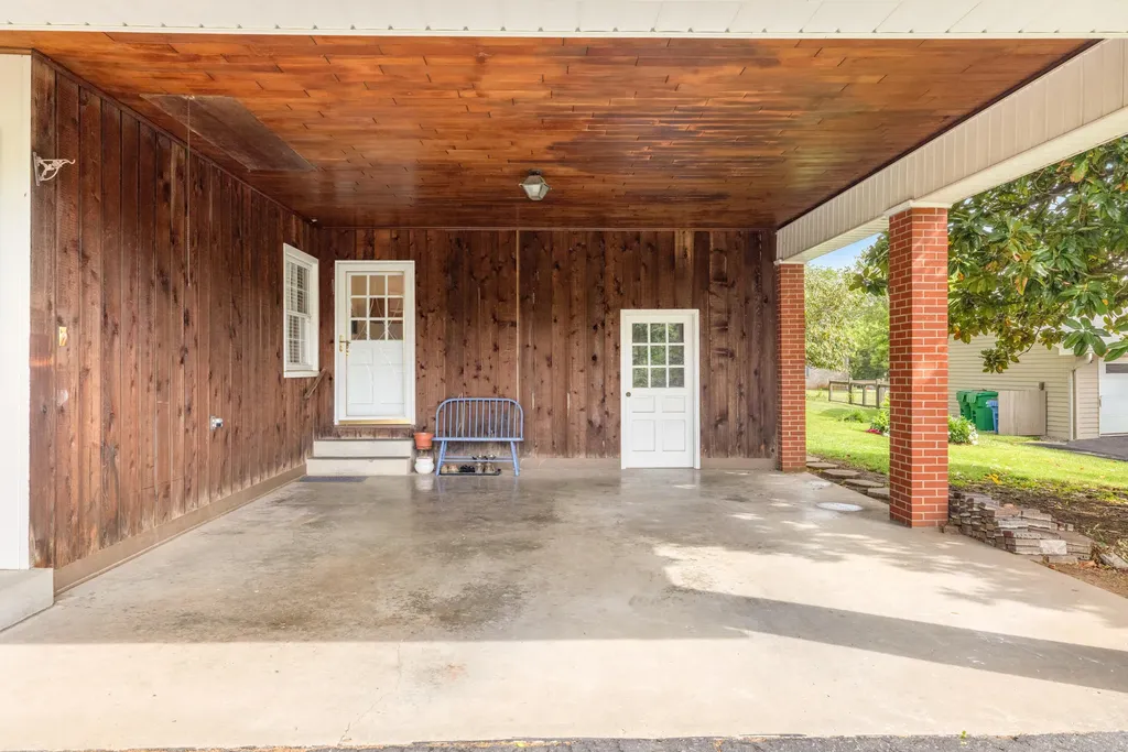 2057 Cardinal Drive Danville KY 40422