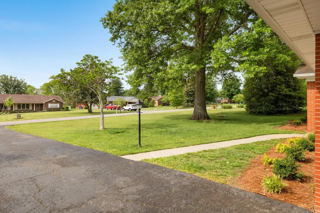 2057 Cardinal Drive Danville KY 40422