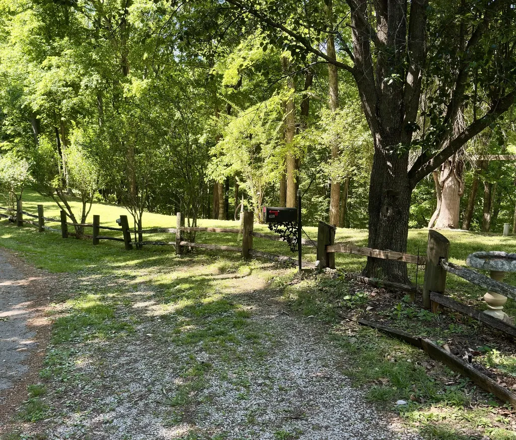 439 Eagles Bluff Road Monticello KY 42633
