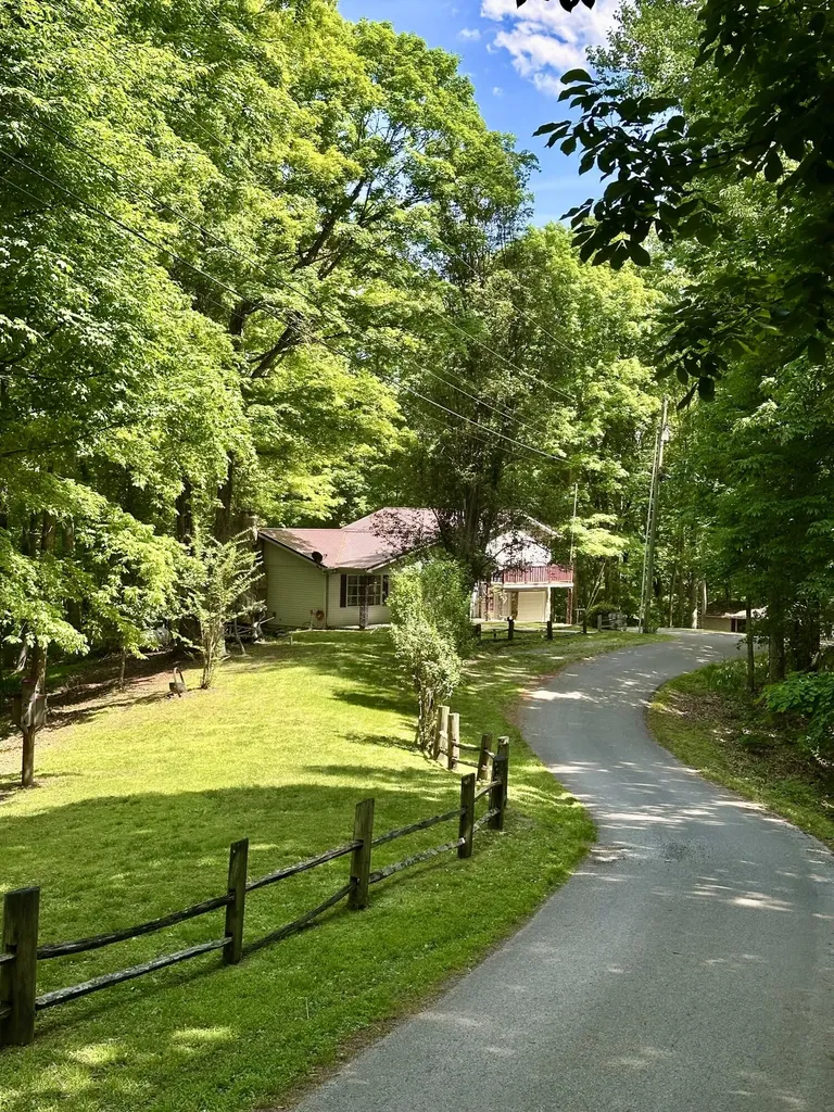 439 Eagles Bluff Road Monticello KY 42633