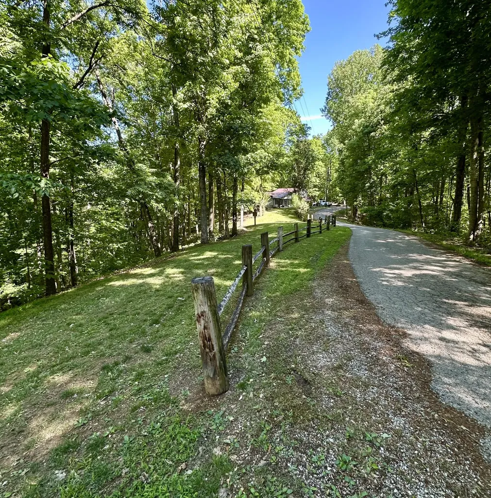 439 Eagles Bluff Road Monticello KY 42633