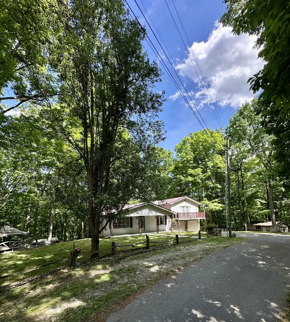 439 Eagles Bluff Road Monticello KY 42633