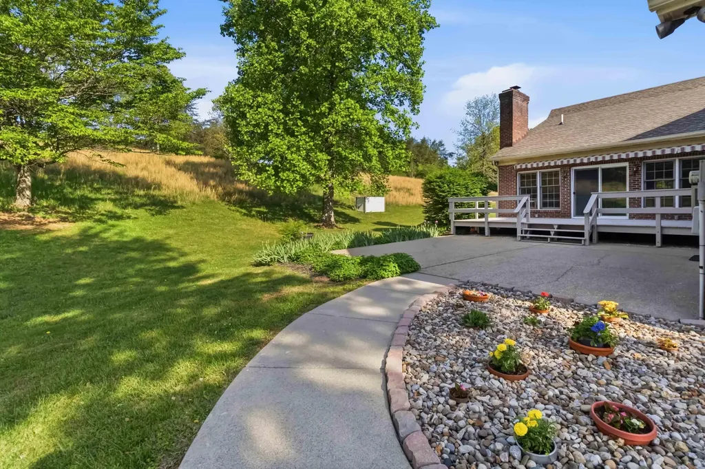 160 Tarter Street Somerset KY 42503