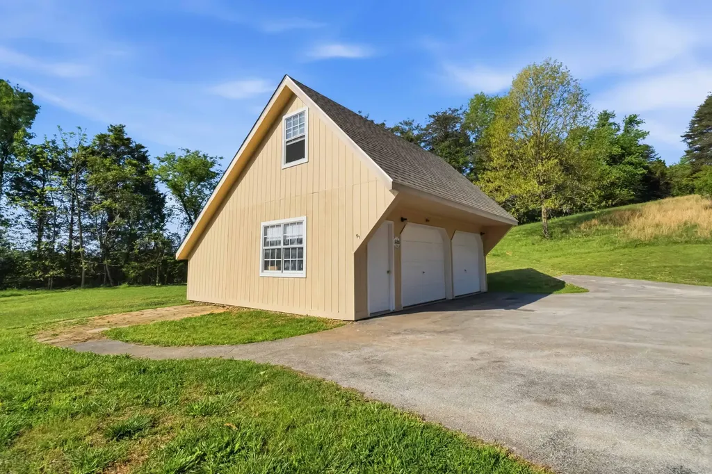 160 Tarter Street Somerset KY 42503