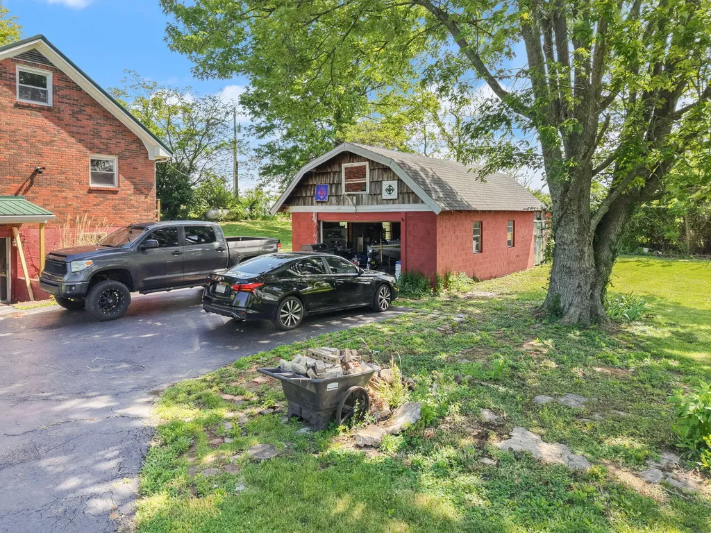 6708 Danville Loop 2 Road Nicholasville KY 40356