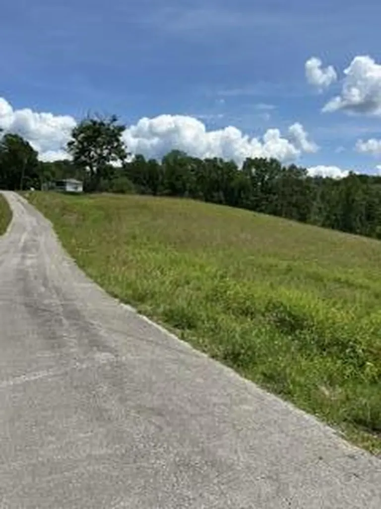 1645 Denton Phelps Road Somerset KY 42501
