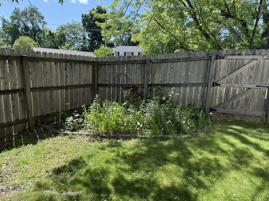 1549 Summa Meadow Drive Lexington KY 40515